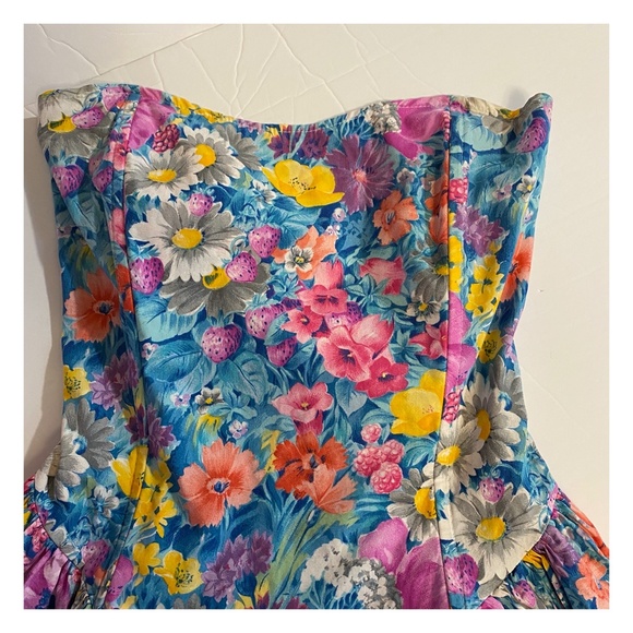 VINTAGE - STRAPLESS FLORAL MINI DRESS sz. M - Picture 4 of 9